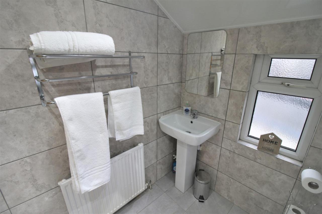 Free Local Parking - Fast Wifi - Sleeps 10 Guests By Property Promise Cardiff Exterior foto