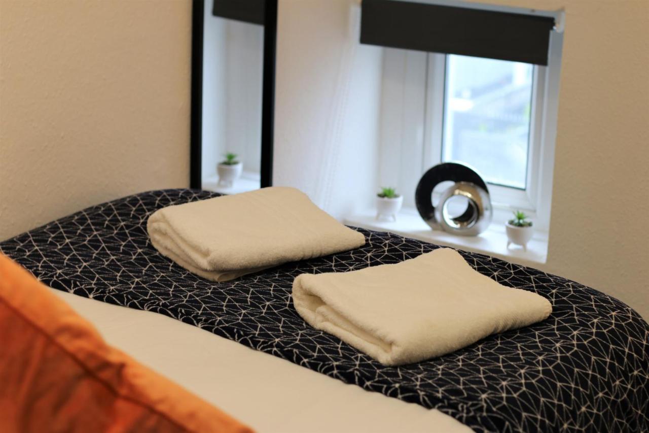 Free Local Parking - Fast Wifi - Sleeps 10 Guests By Property Promise Cardiff Exterior foto
