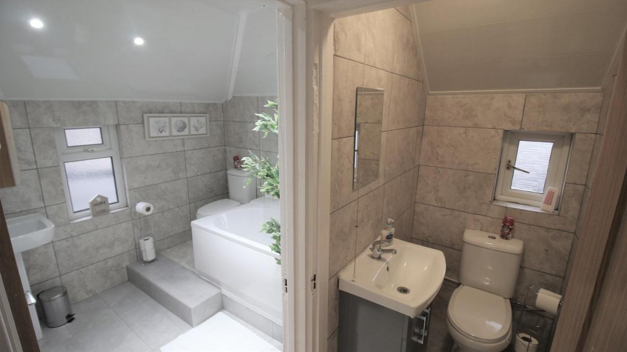 Free Local Parking - Fast Wifi - Sleeps 10 Guests By Property Promise Cardiff Exterior foto